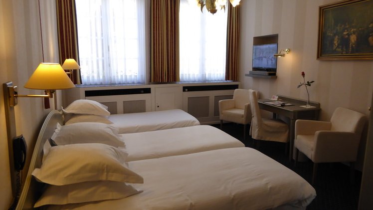 TRIPLE STANDARD Room