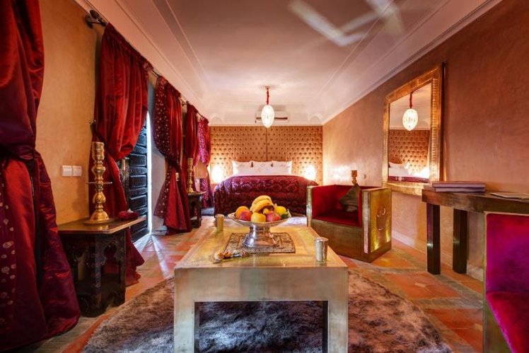 JUNIOR SUITE STANDARD Room