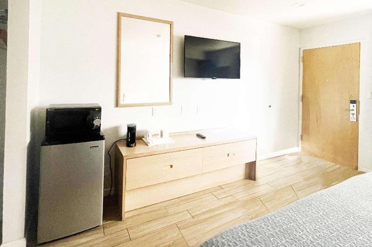 DOUBLE TWO QUEEN BEDS NON SMOKING Room