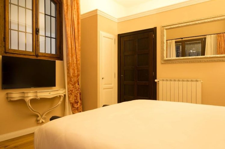 DOUBLE ONE BED Room