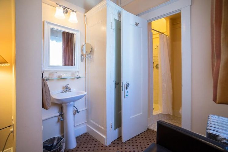 DOUBLE STANDARD Room