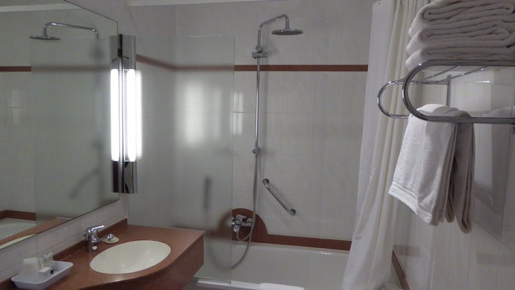 TRIPLE STANDARD Room