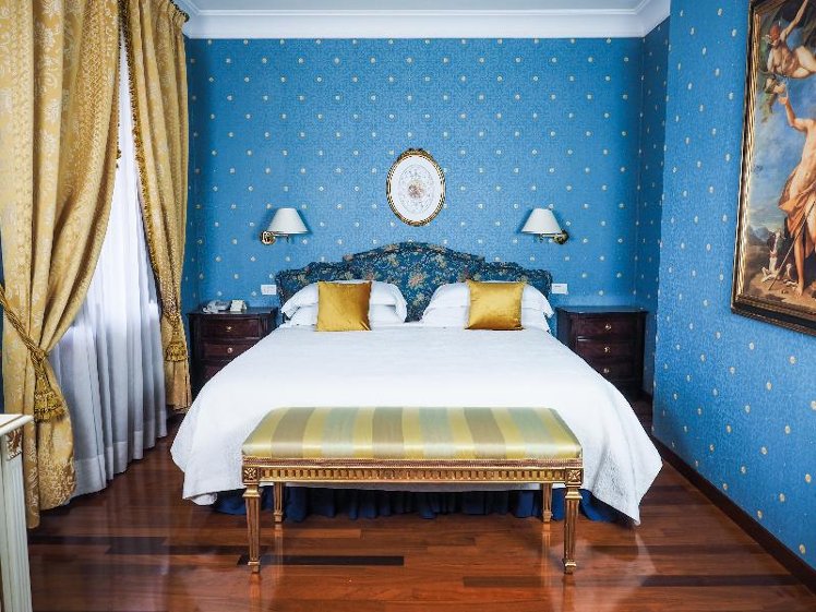DOUBLE DELUXE Room