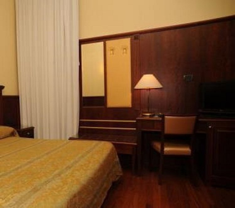 DOUBLE STANDARD Room
