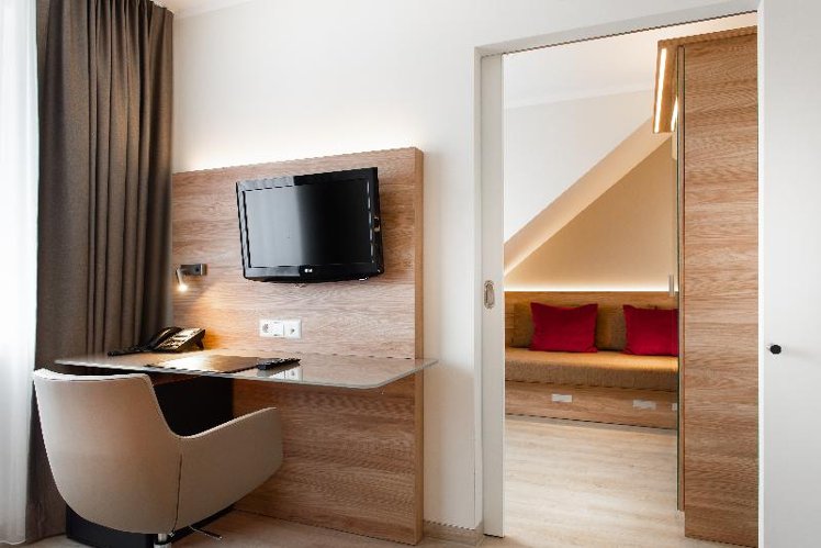 SINGLE DELUXE Room