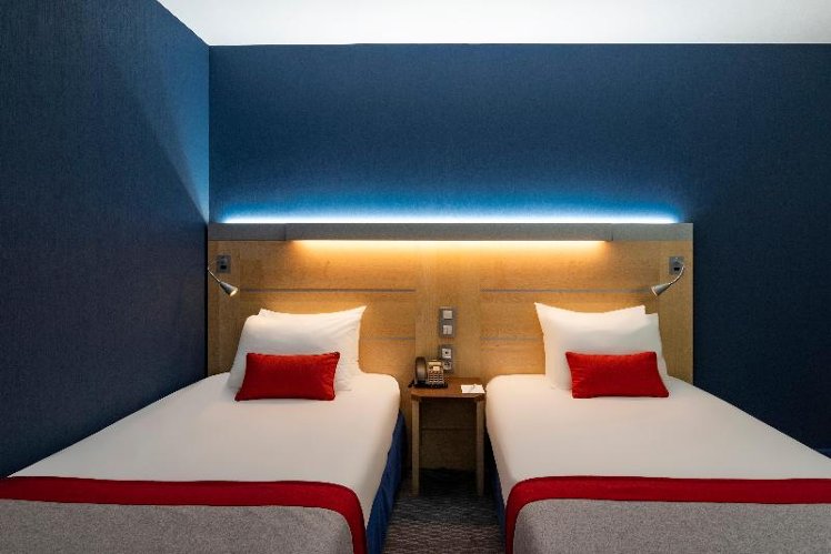 TWIN GARDEN VIEW Room