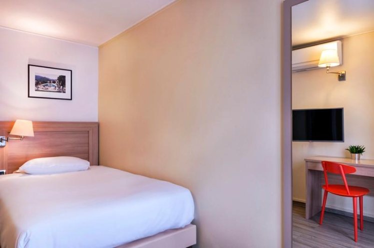 SINGLE STANDARD Room