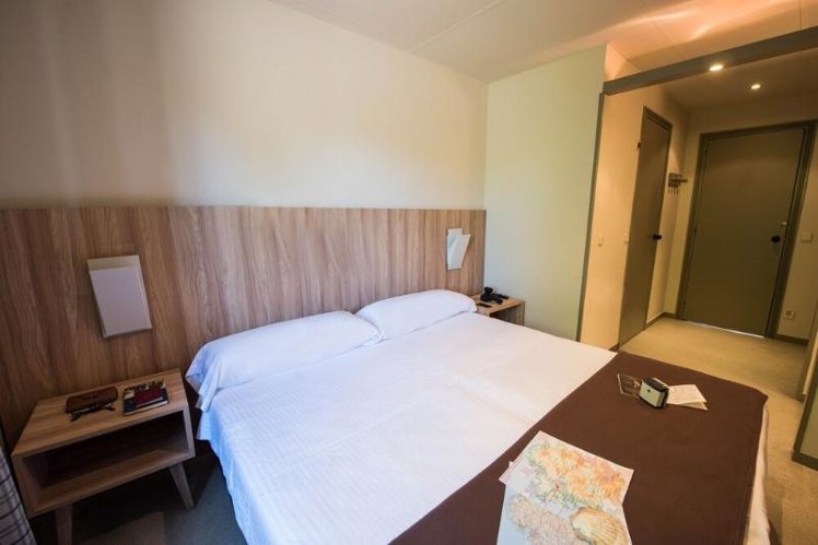 DOUBLE STANDARD Room