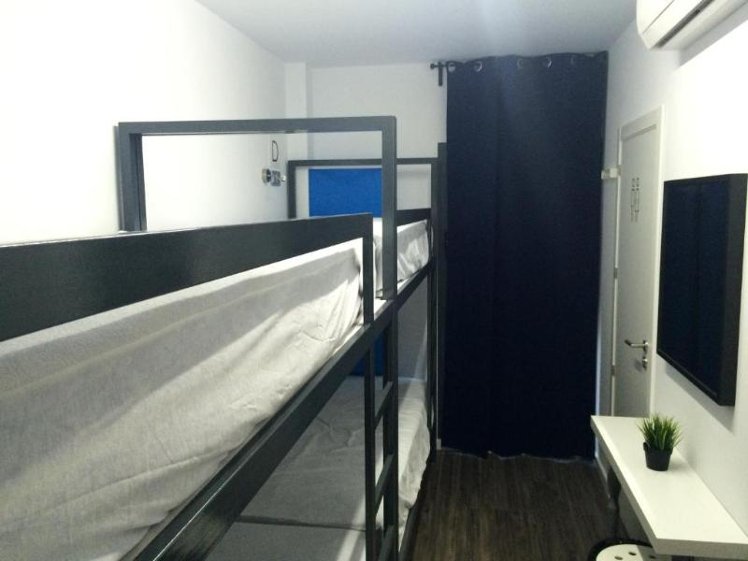 Bed in dormitory CAPACITY 6 Room