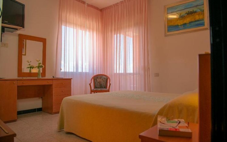 JUNIOR SUITE STANDARD Room