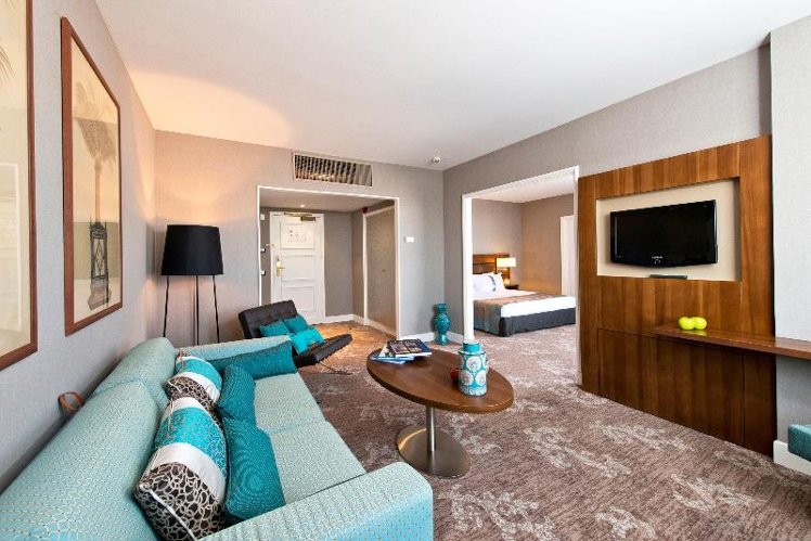 SUITE KING SIZE BED Room