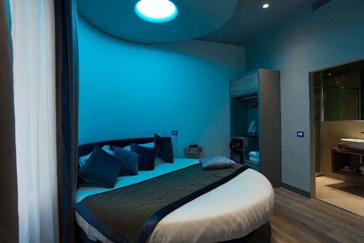 DOUBLE DELUXE QUEEN BED Room