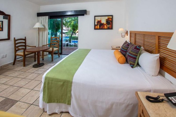 DOUBLE KING SIZE BED Room