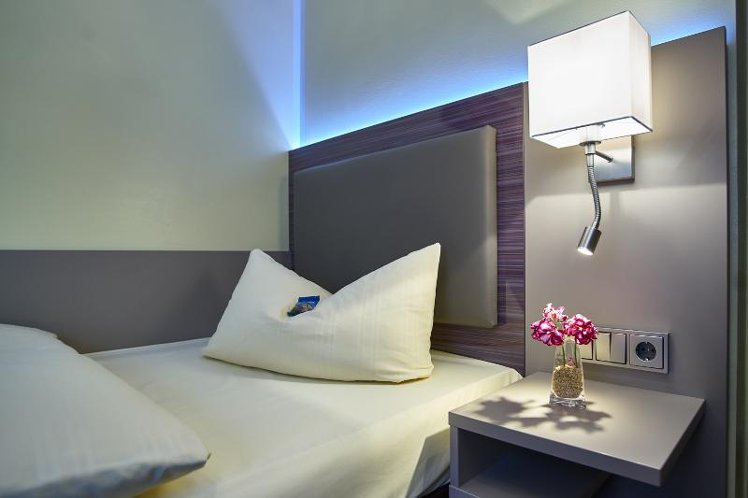 SINGLE COMFORT Room