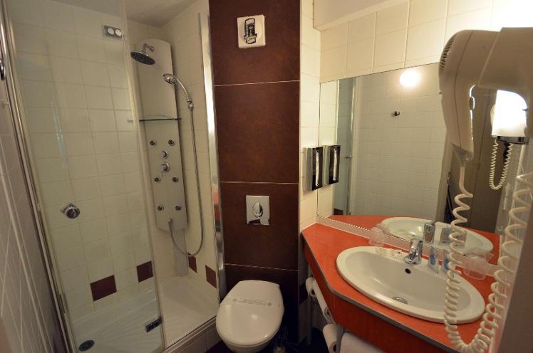 DOUBLE STANDARD Room