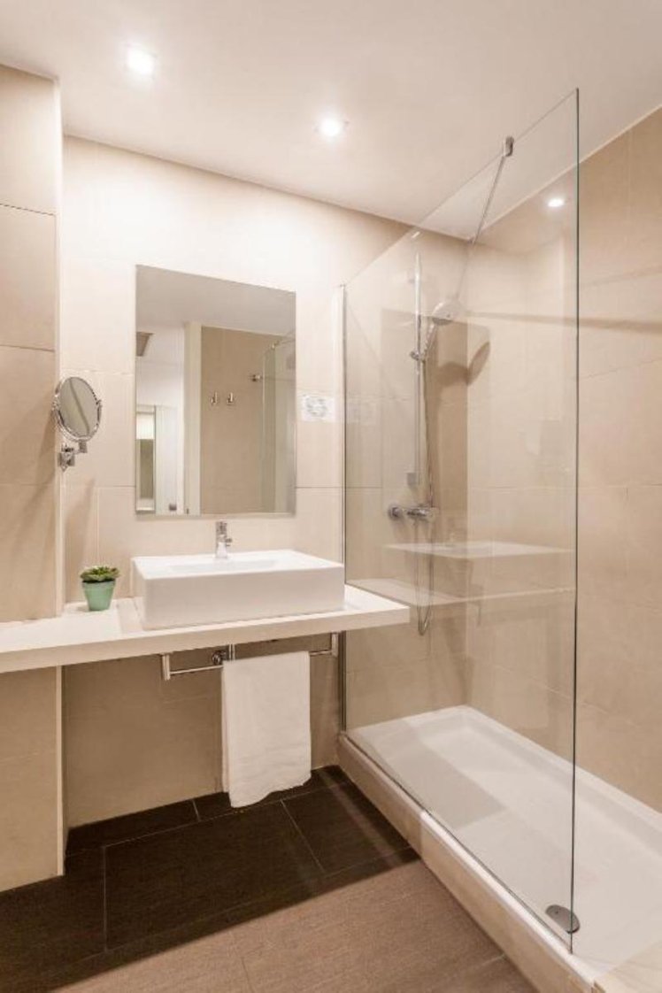 DOUBLE SINGLE USE STANDARD Room