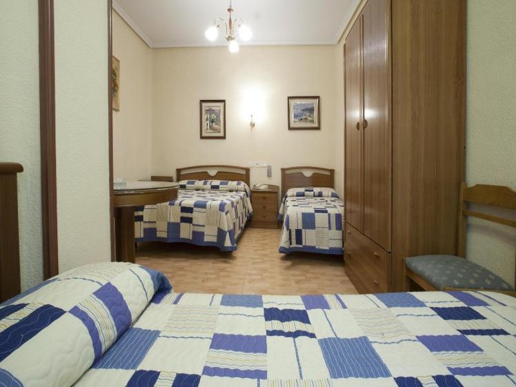 TRIPLE STANDARD Room