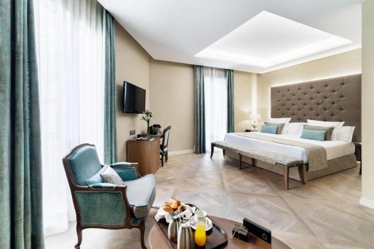 TRIPLE PREMIUM Room