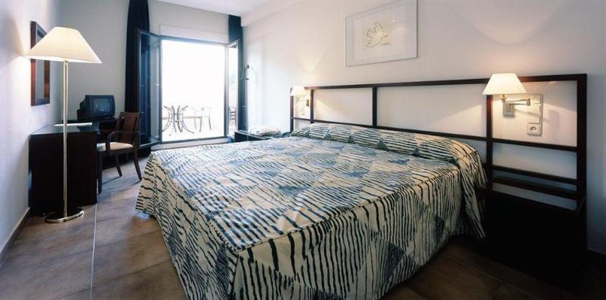 DOUBLE SINGLE USE STANDARD Room