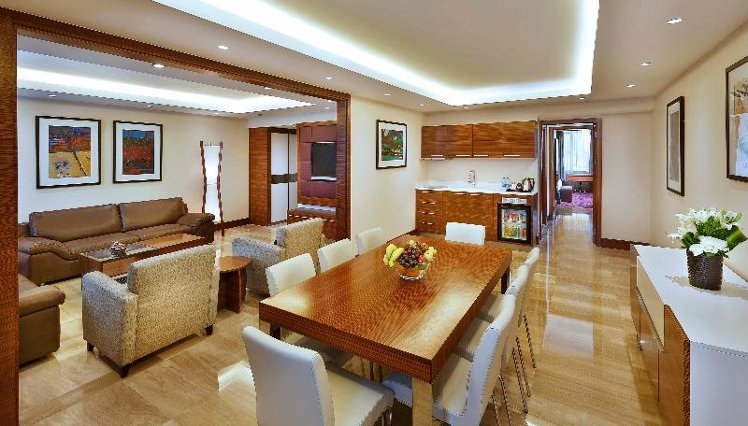 SUITE KING SIZE BED Room