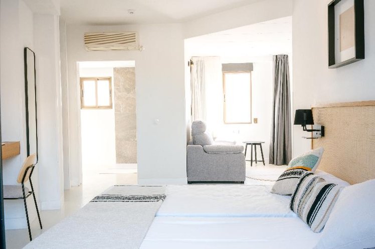 TRIPLE STANDARD Room