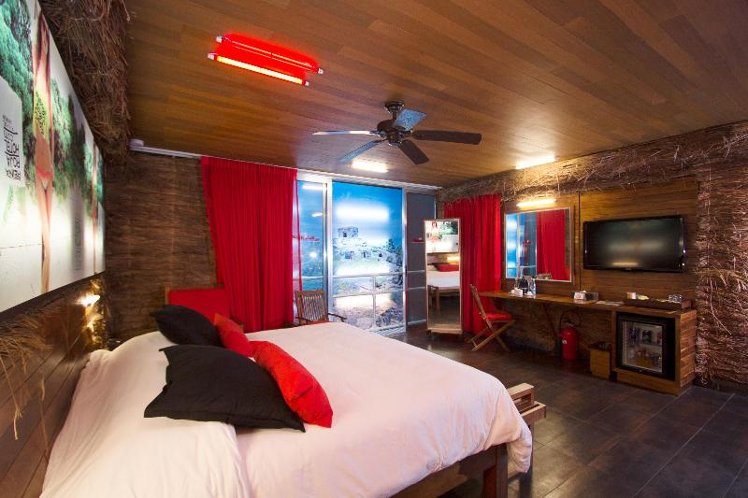 DOUBLE STANDARD Room
