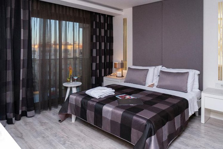 DOUBLE STANDARD Room