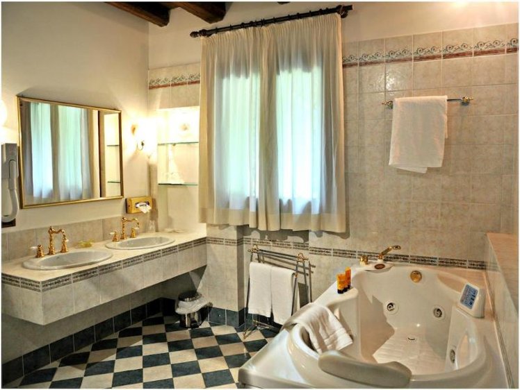 SUITE GARDEN VIEW Room
