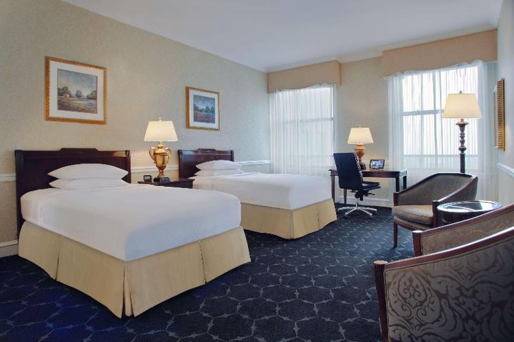 TWIN LAKE VIEW Room