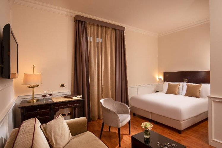 TRIPLE STANDARD Room