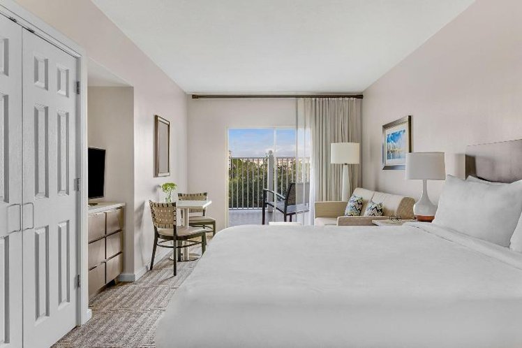 DOUBLE KING SIZE BED Room