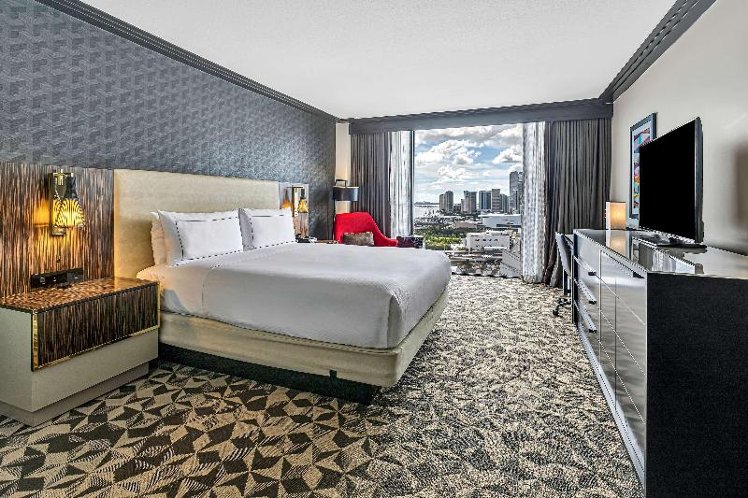 DOUBLE KING SIZE BED Room
