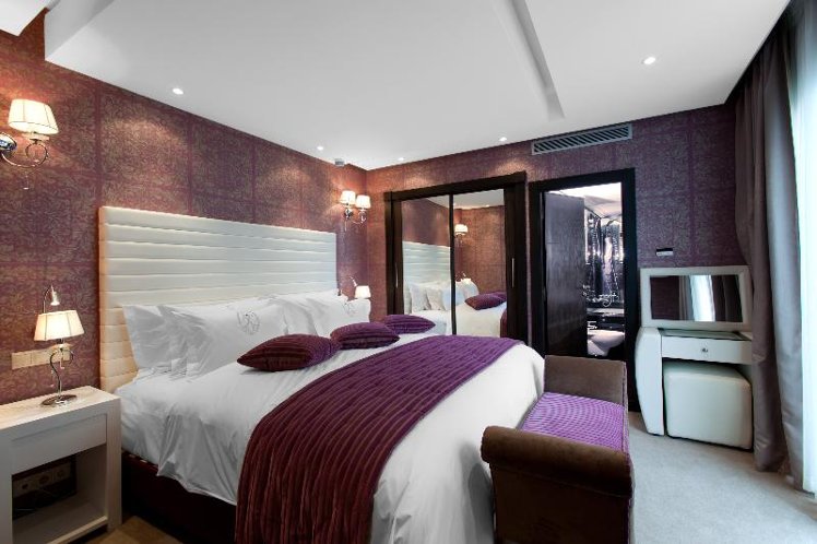 SUITE KING SIZE BED Room