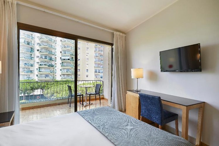 Double or Twin DELUXE Room
