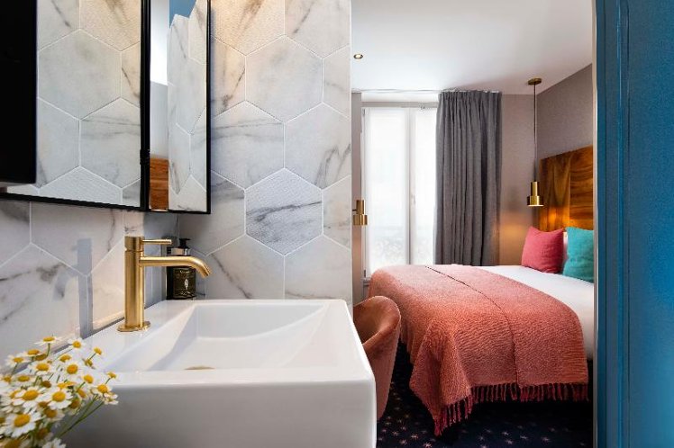 DOUBLE STANDARD Room