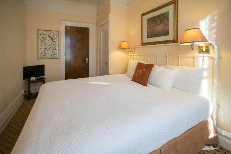 SUITE KING SIZE BED Room