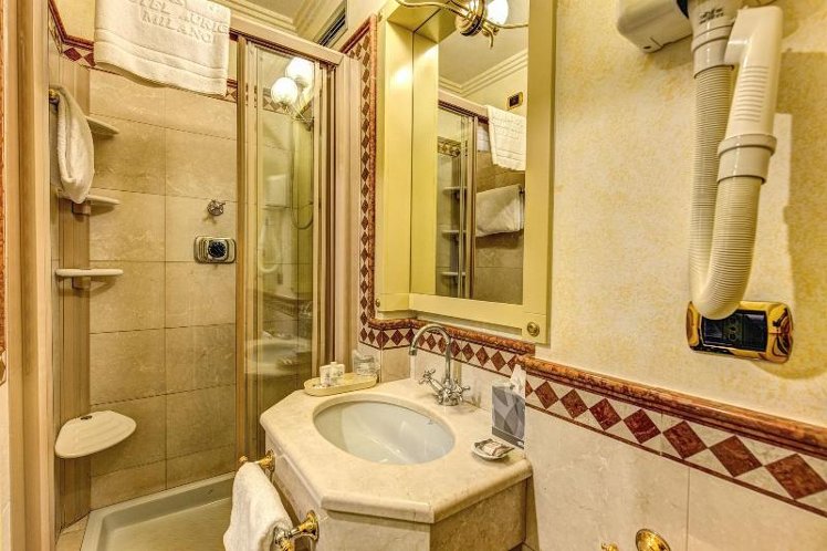 DOUBLE STANDARD Room