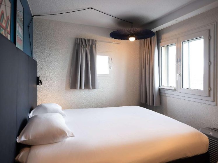 DOUBLE WITH DOUBLE BED Room
