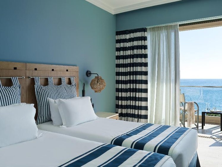 SINGLE SEA FRONT Room