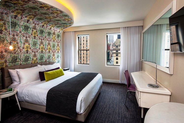 DOUBLE DELUXE KING BED Room