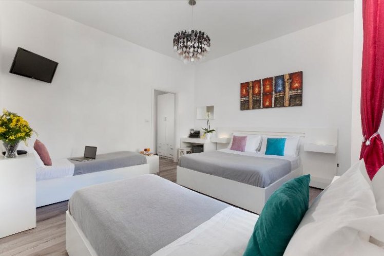 QUADRUPLE STANDARD Room