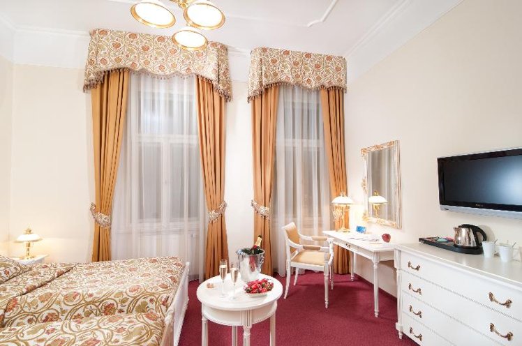 DOUBLE STANDARD Room