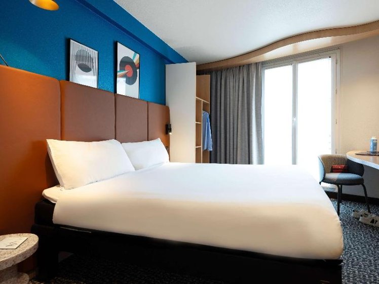 DOUBLE WITH DOUBLE BED Room