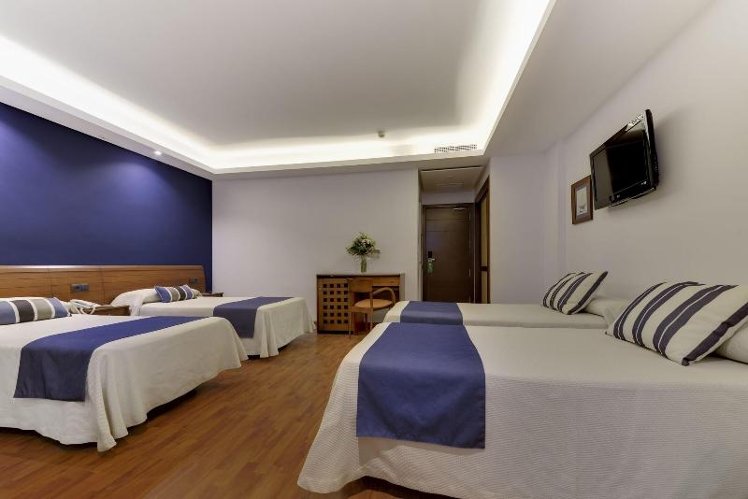 QUADRUPLE CAPACITY 4 Room