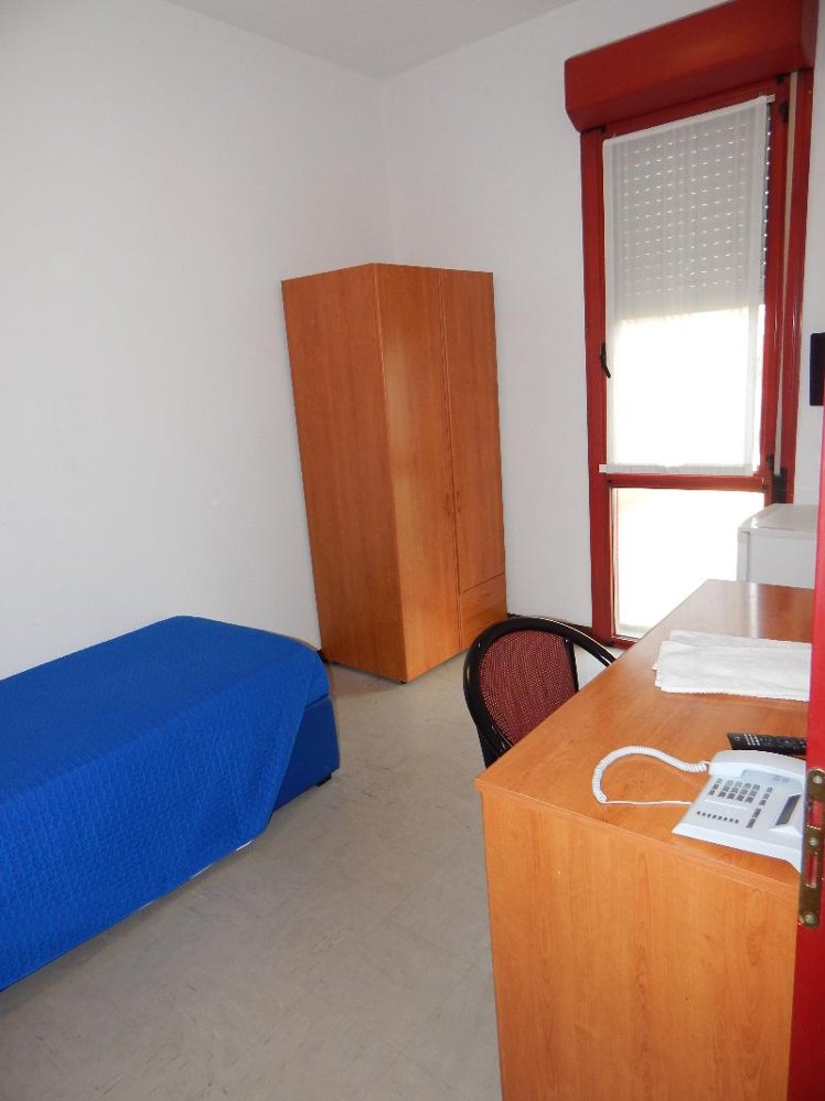 SINGLE STANDARD Room