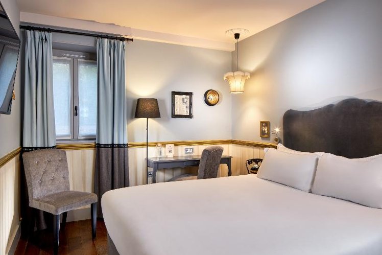 DOUBLE STANDARD Room