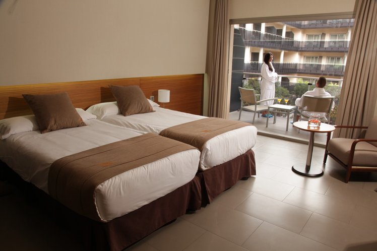 DOUBLE SINGLE USE STANDARD Room