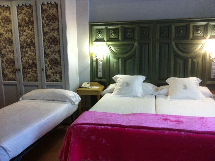 TRIPLE SUPERIOR Room