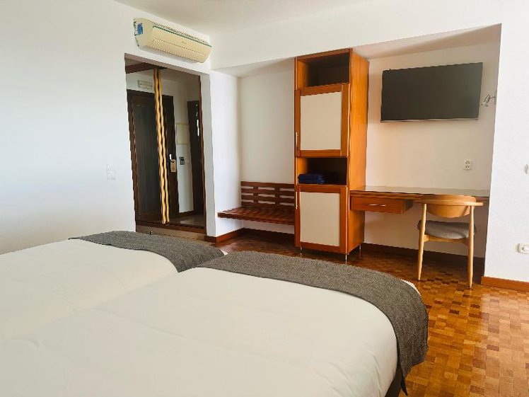 STUDIO POOL VIEW Room