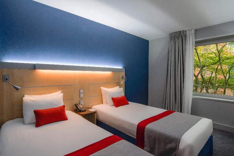 TWIN GARDEN VIEW Room